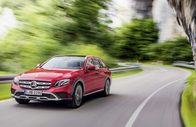 Gyári képeken a Mercedes-Benz E-osztály All-Terrain