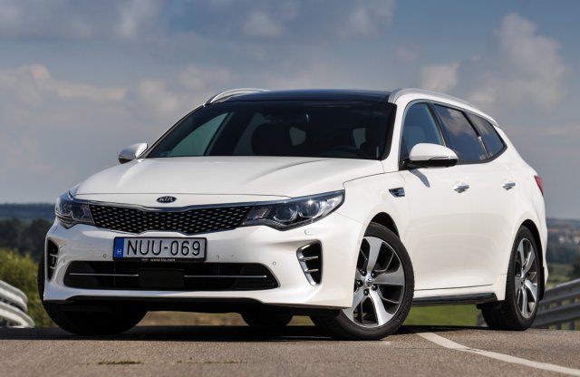 Prémium diszkont áron? Kia Optima SW GT teszt