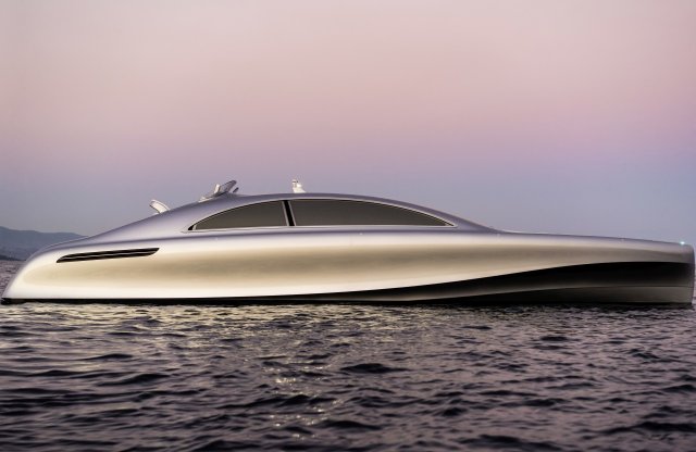 Yachtot is a Mercitől. Vagy az Aston Martintól