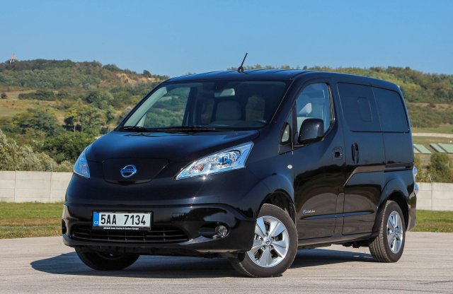 Fapados luxus, avagy „olcsó” hétszemélyes villany-Nissan