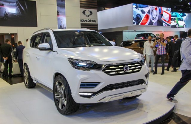 Fényűző szabadidő-autót villantott a SsangYong