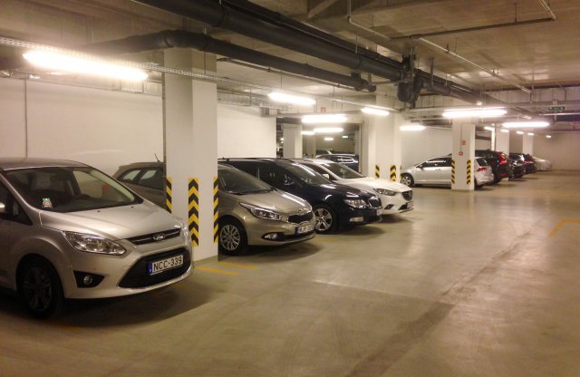 Tudta, hogy garázsban is állhat az autója annyiért, mint murván?