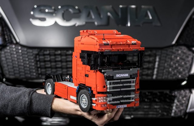 Scania R 620 LEGO-ból