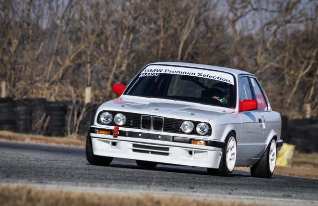 Ilyen ma egy patika E30 pályaautó