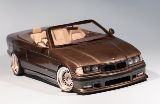 Papírból kabriót – BMW és Nissan makettek