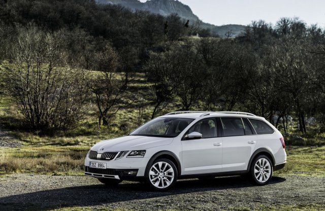 Így teljes a frissített Octavia palettája