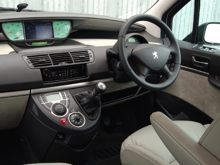 PEUGEOT 807