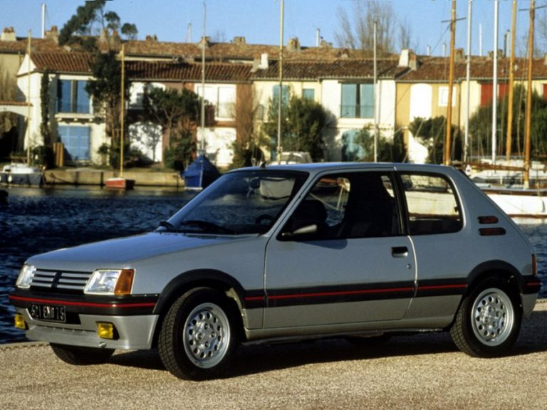 PEUGEOT 205