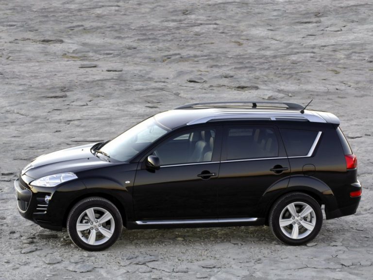 PEUGEOT 4007