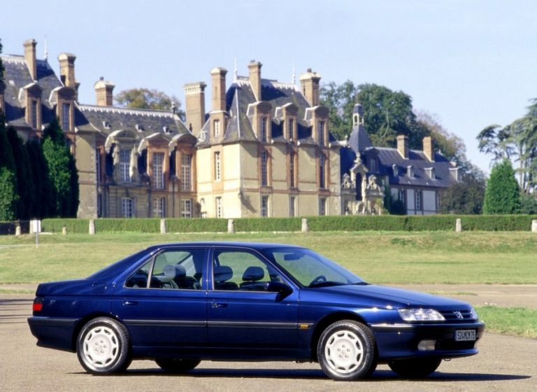 PEUGEOT 605