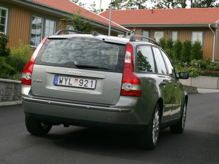 VOLVO V50