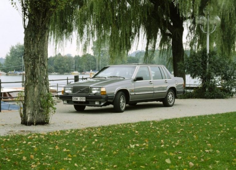 VOLVO 740