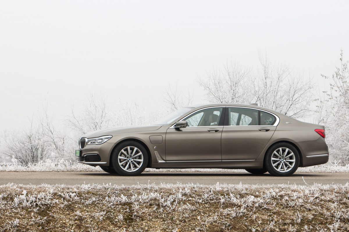 BMW 7-ES SOROZAT