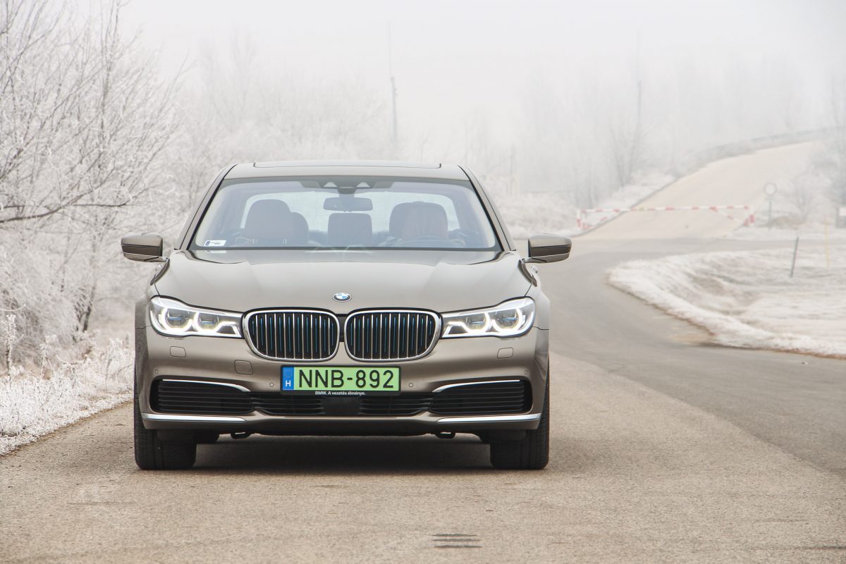 BMW 7-ES SOROZAT