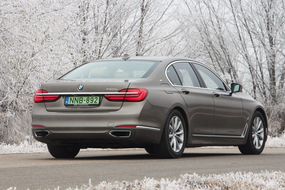 BMW 7-ES SOROZAT