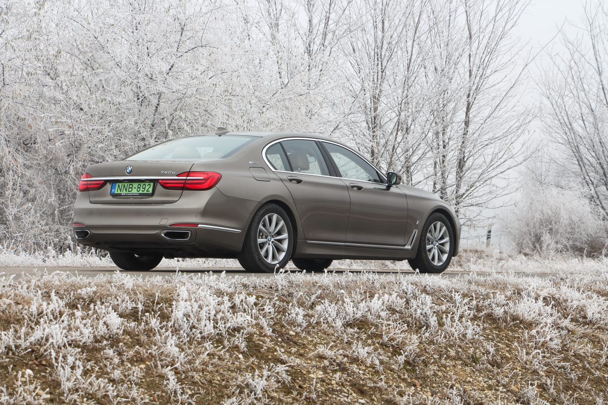 BMW 7-ES SOROZAT