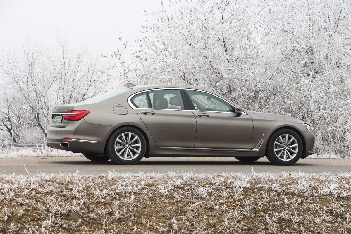 BMW 7-ES SOROZAT