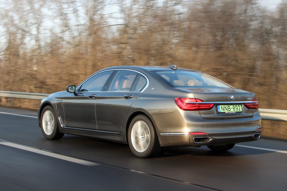 BMW 7-ES SOROZAT