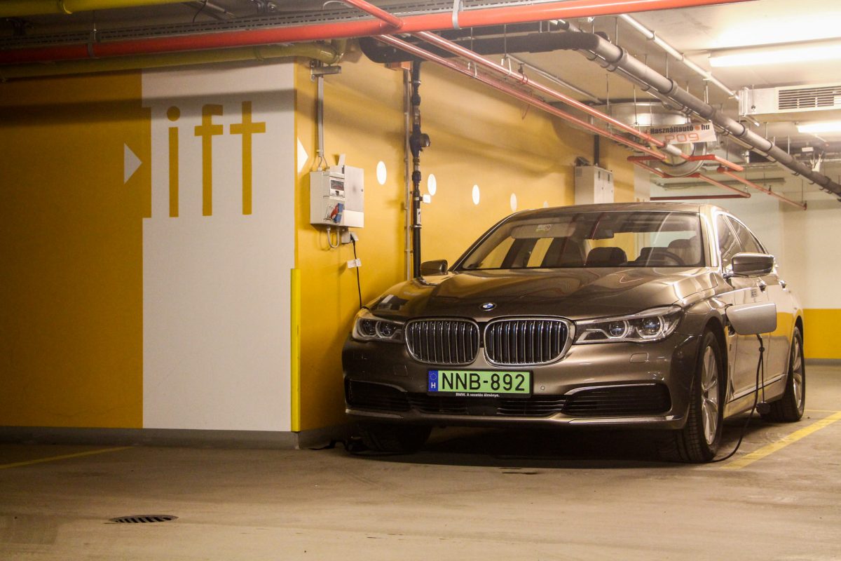 BMW 7-ES SOROZAT