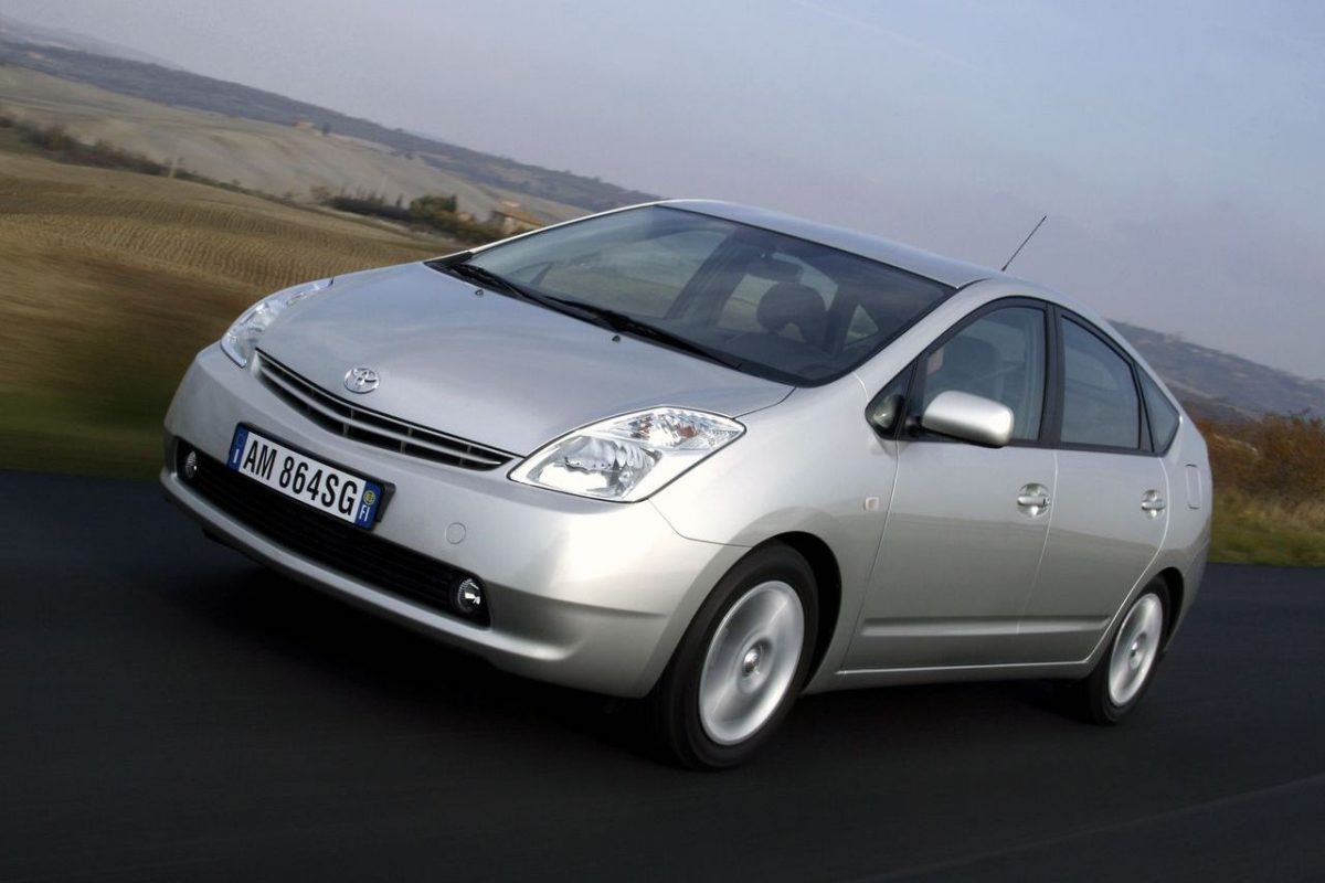 TOYOTA PRIUS