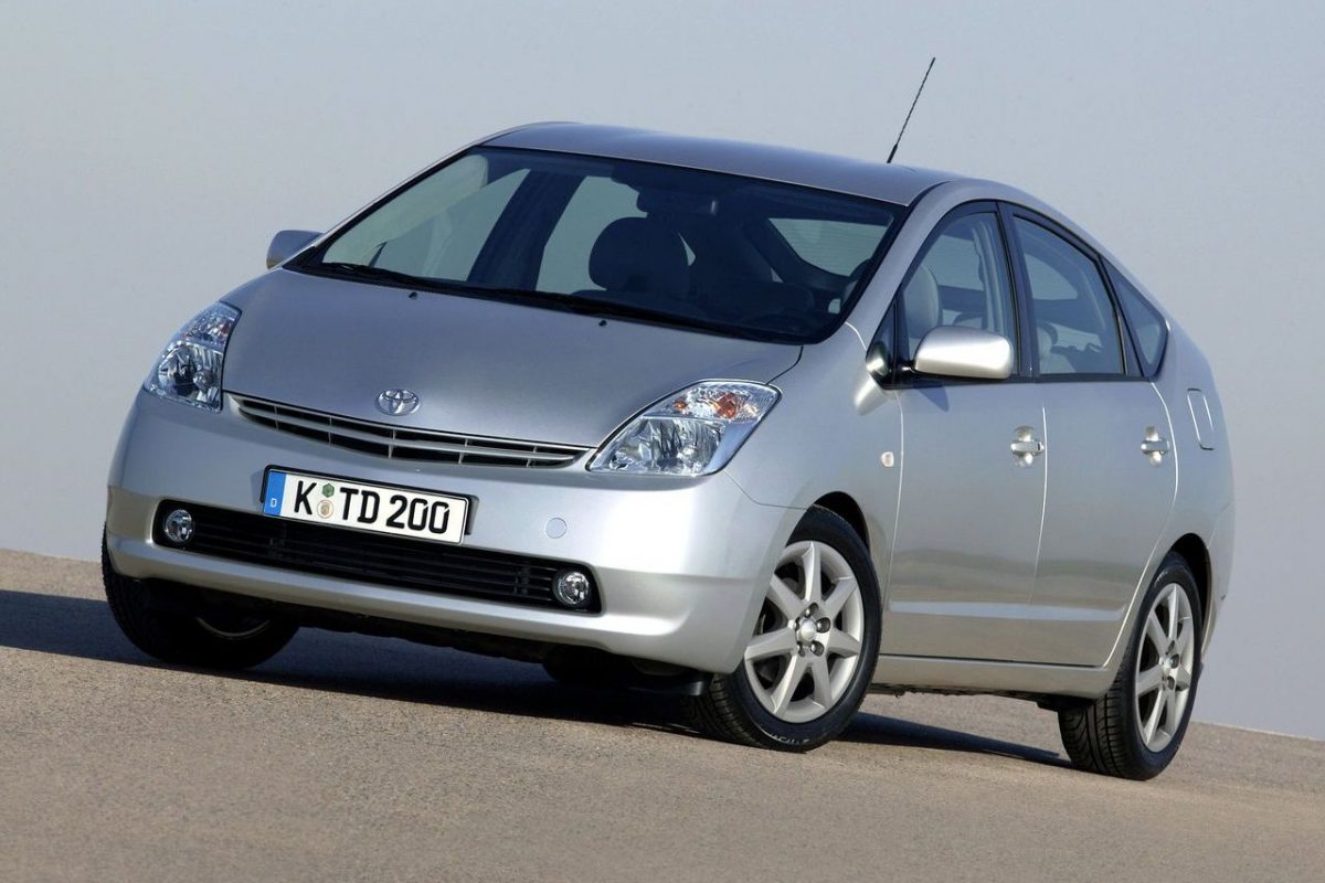 TOYOTA PRIUS