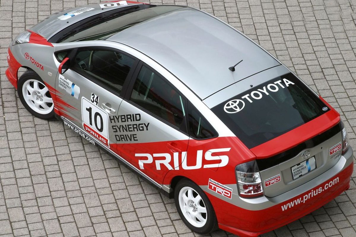 TOYOTA PRIUS