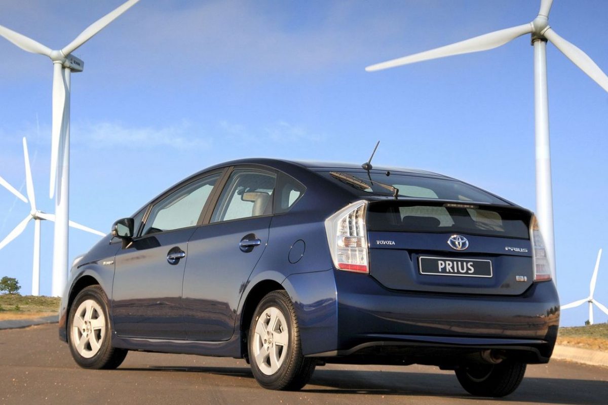 TOYOTA PRIUS