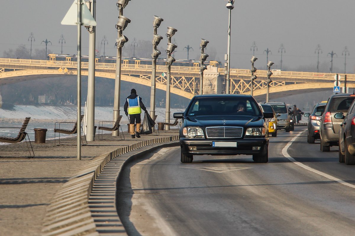 MERCEDES-BENZ S-OSZTÁLY