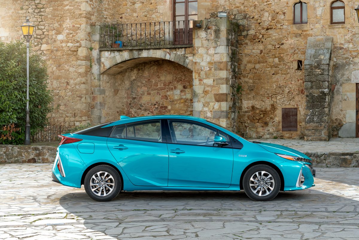 TOYOTA PRIUS