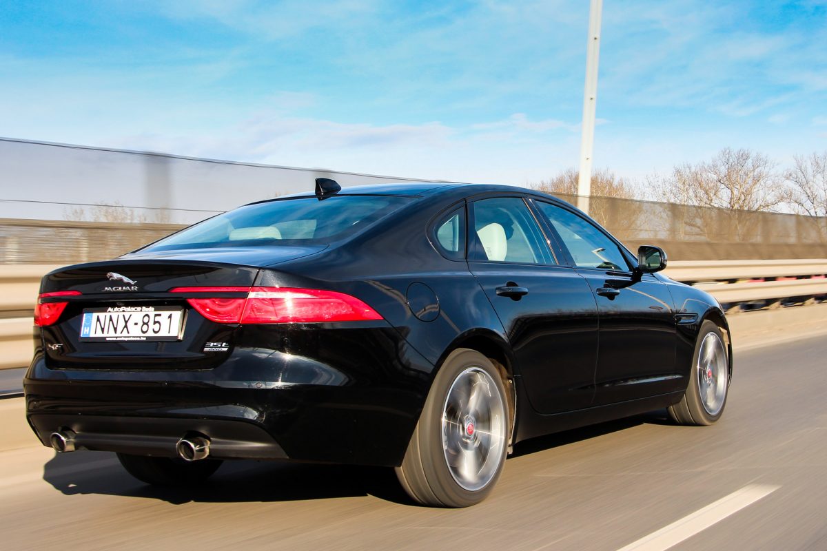 JAGUAR XF