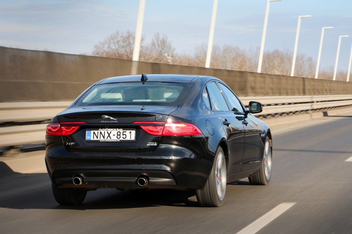 JAGUAR XF
