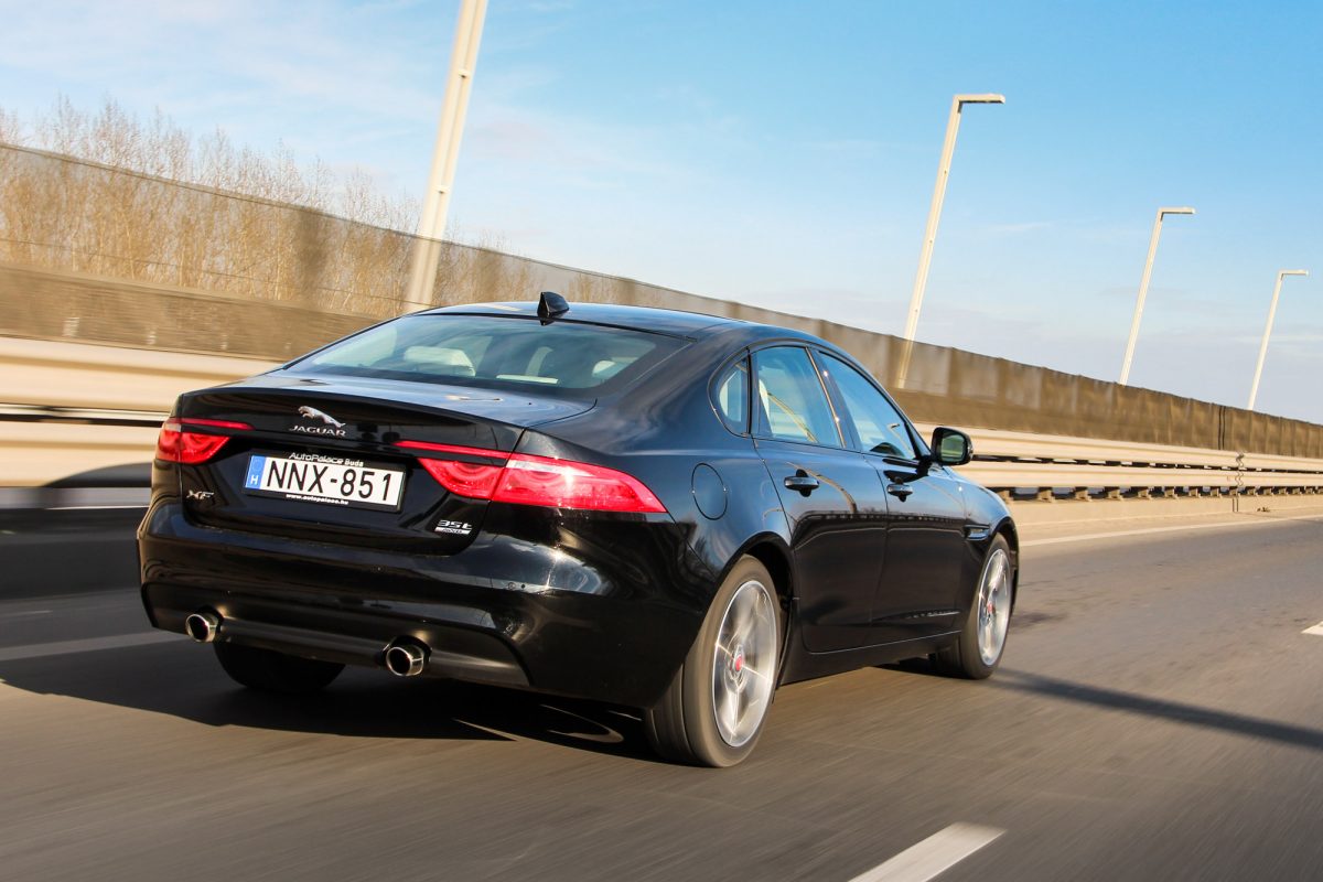 JAGUAR XF