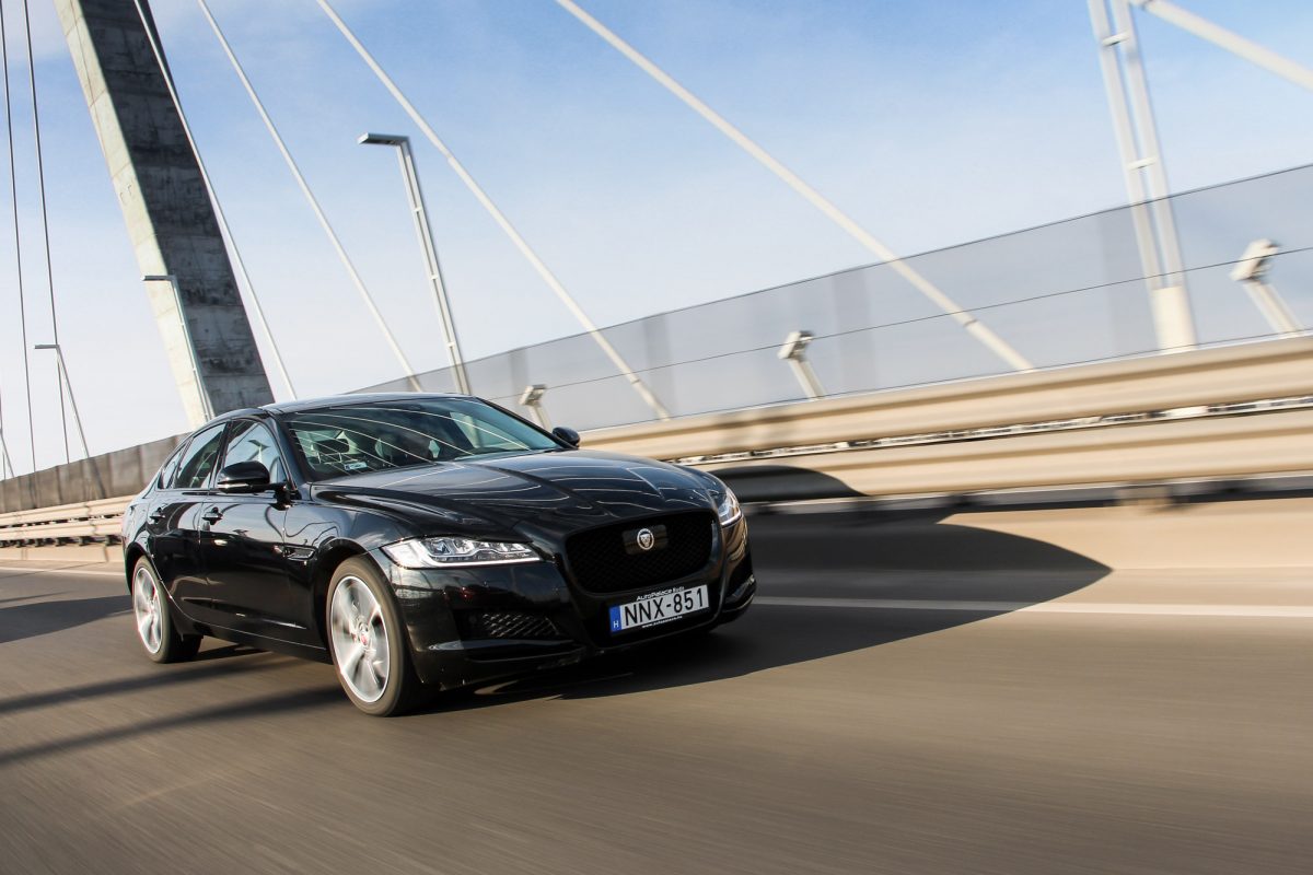 JAGUAR XF