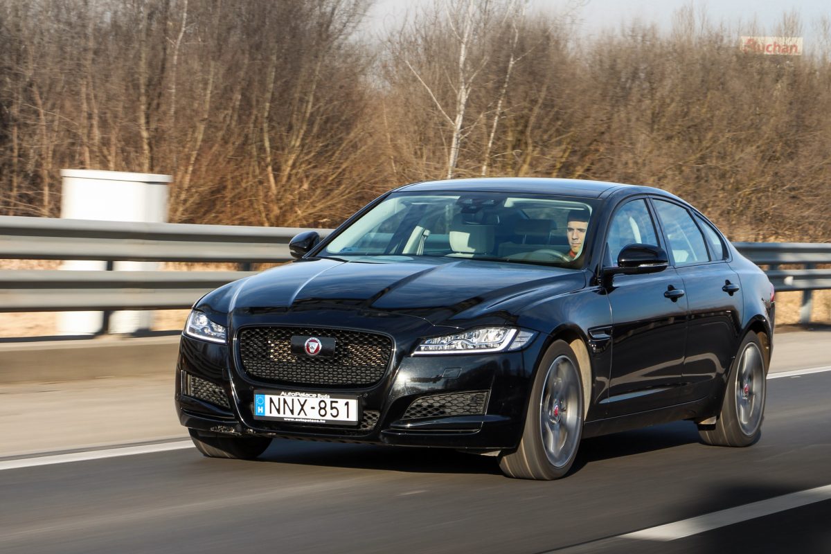 JAGUAR XF