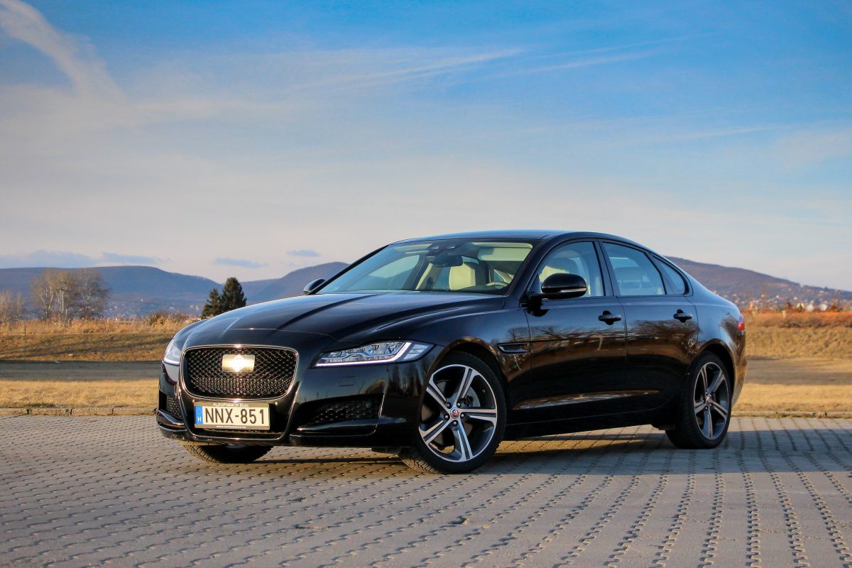 JAGUAR XF