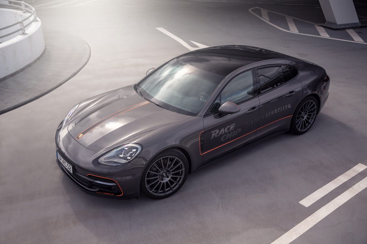 PORSCHE PANAMERA