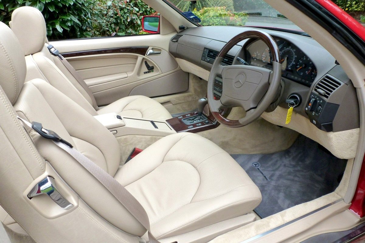 MERCEDES-BENZ SL-OSZTÁLY