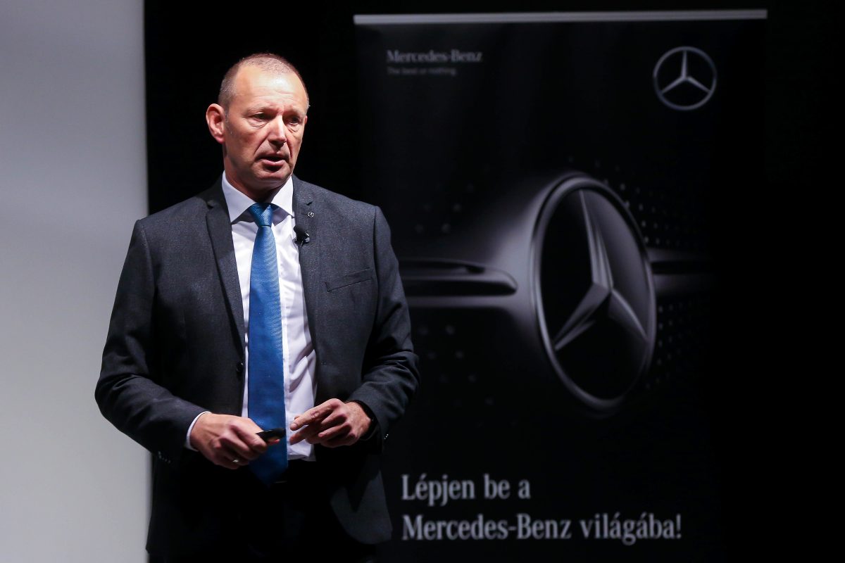 MERCEDES-BENZ