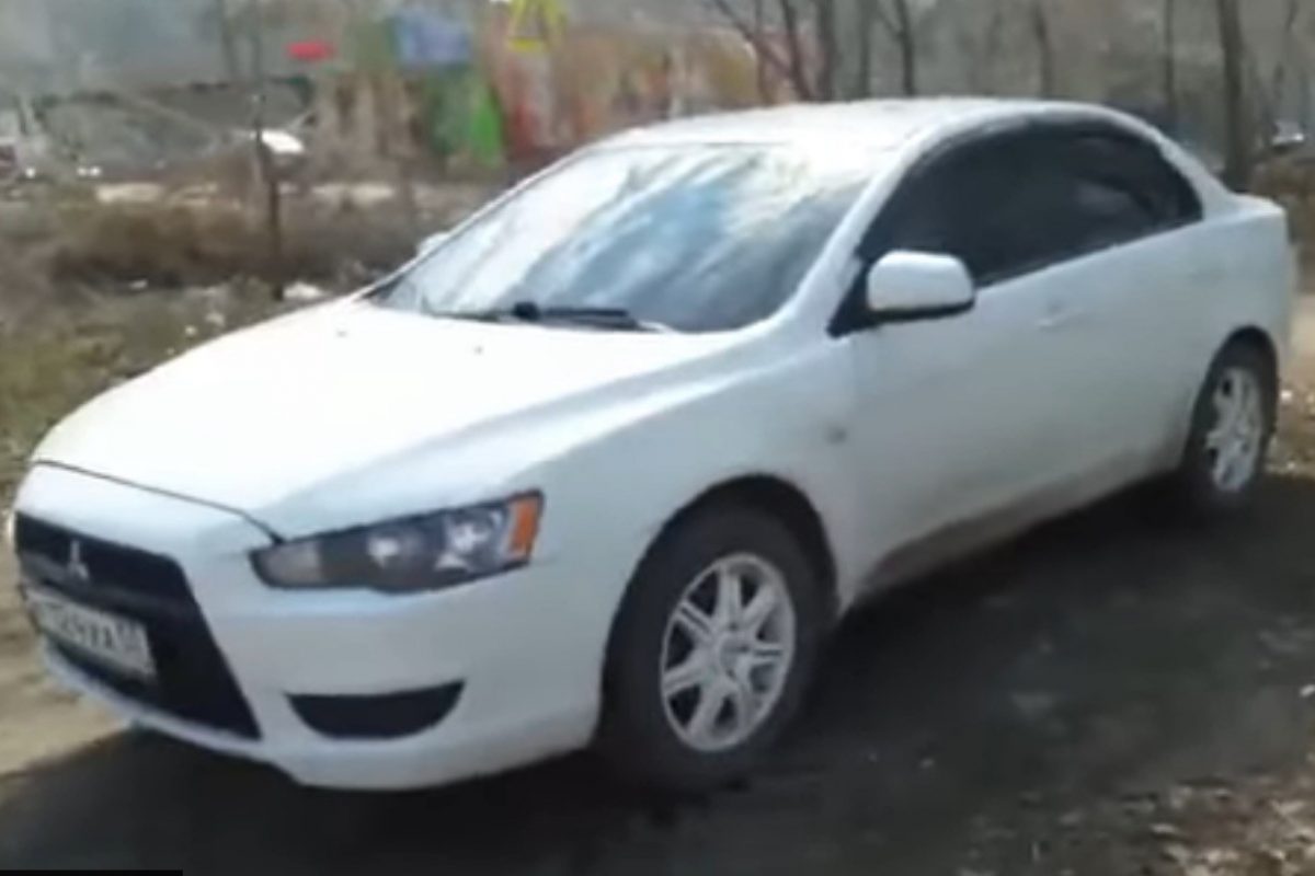 MITSUBISHI LANCER