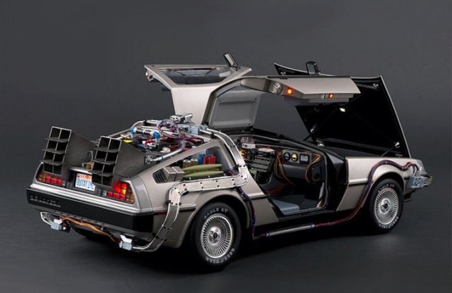 2,5 év összerakni a legjobb DeLorean modellt