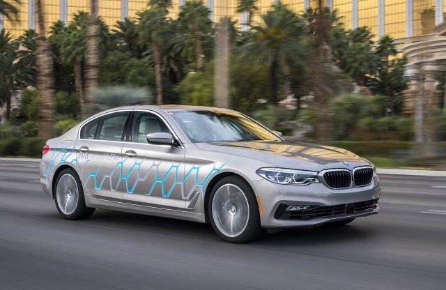 Önvezető autót mutatott be a BMW