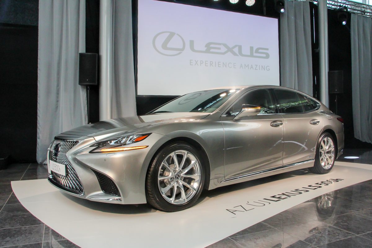 LEXUS LS