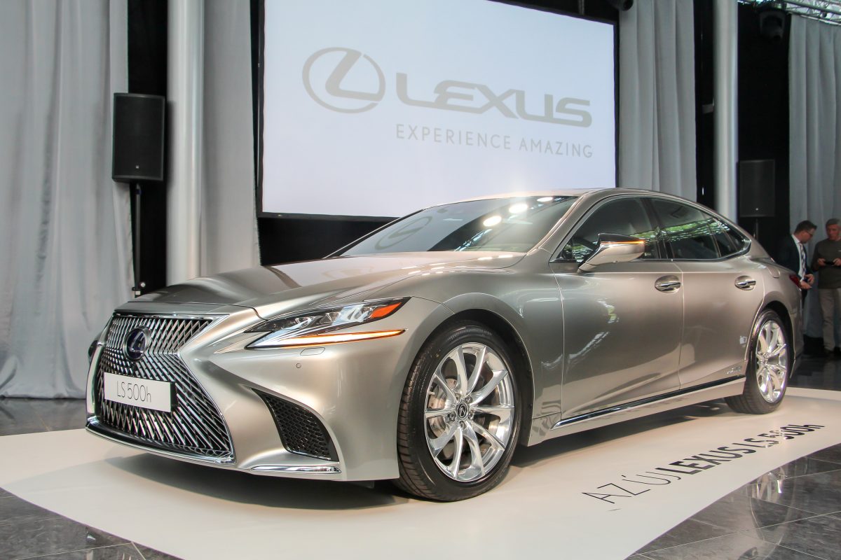 LEXUS LS