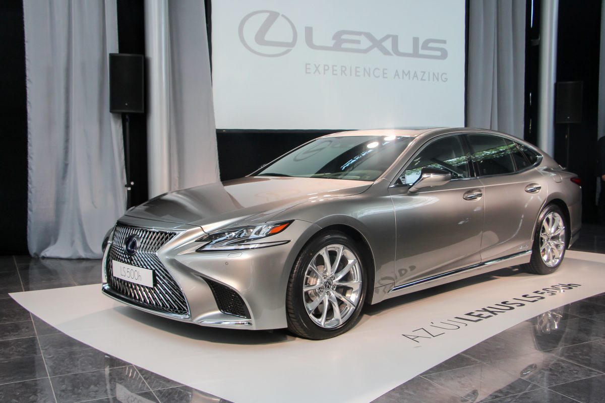 LEXUS LS