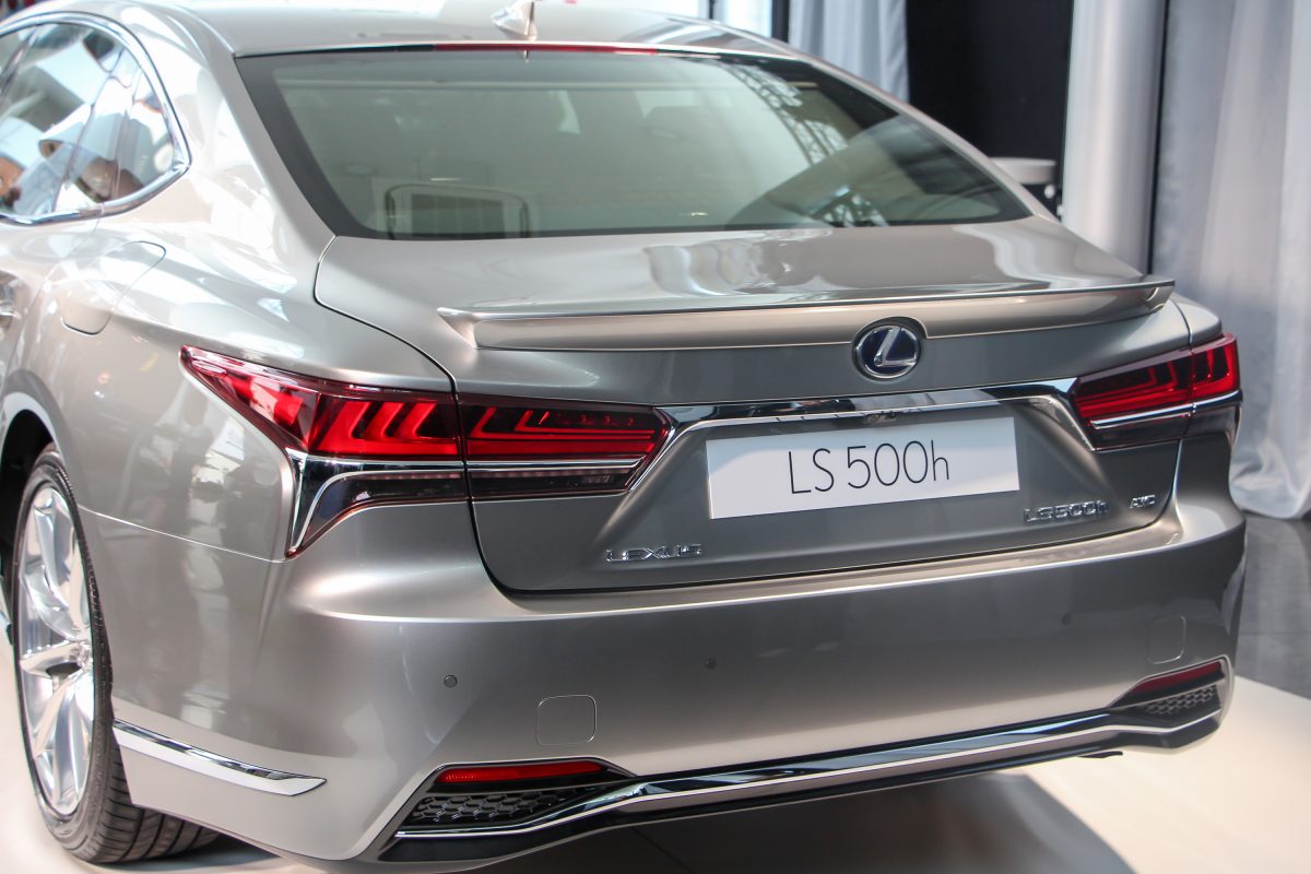 LEXUS LS