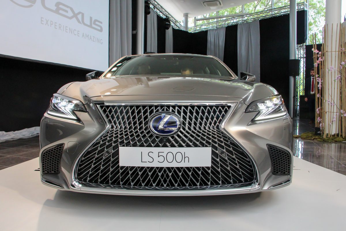 LEXUS LS