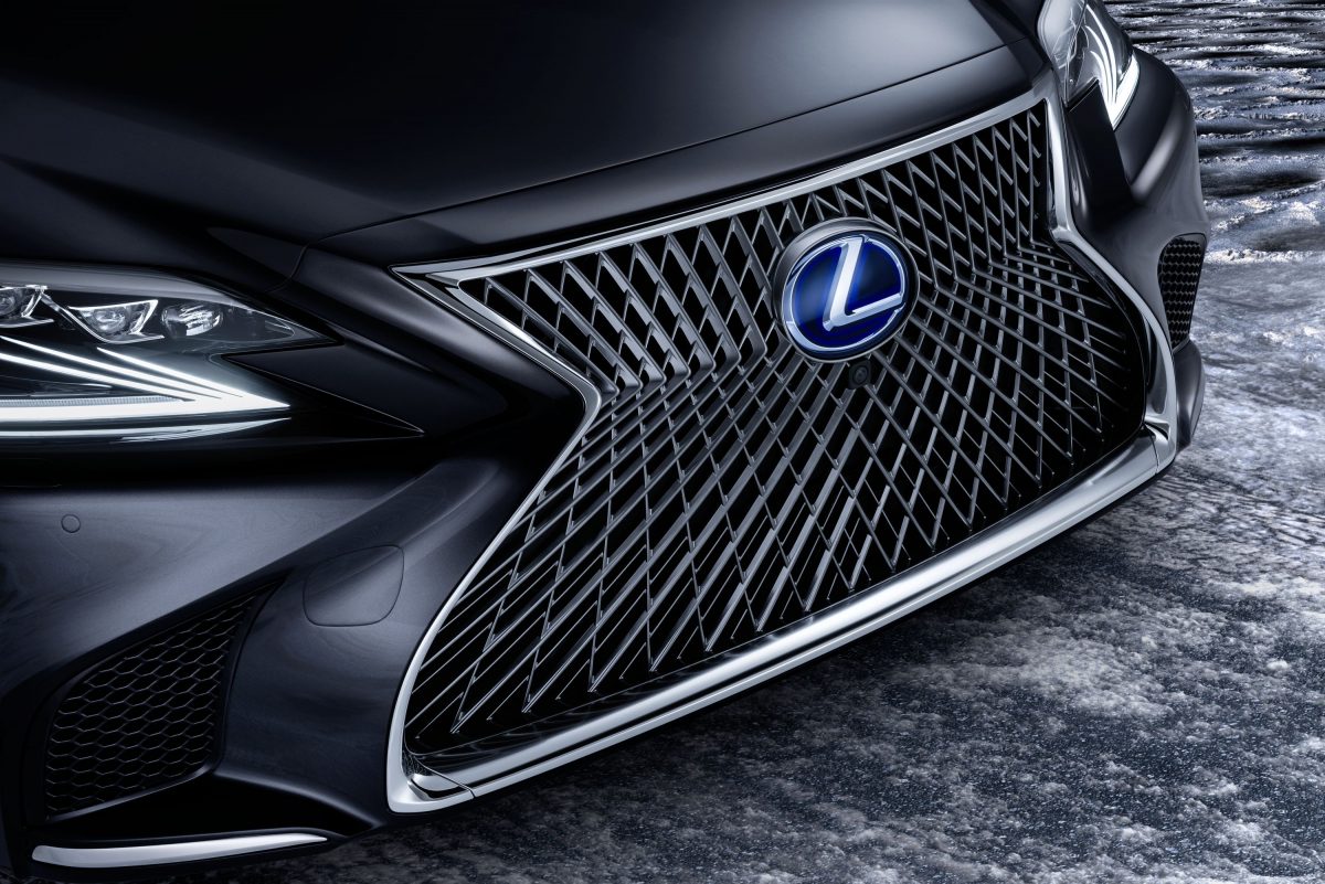 LEXUS LS