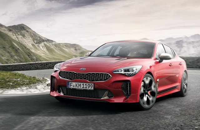 Négy ajtaja van és nagyon menő – Kia Stinger