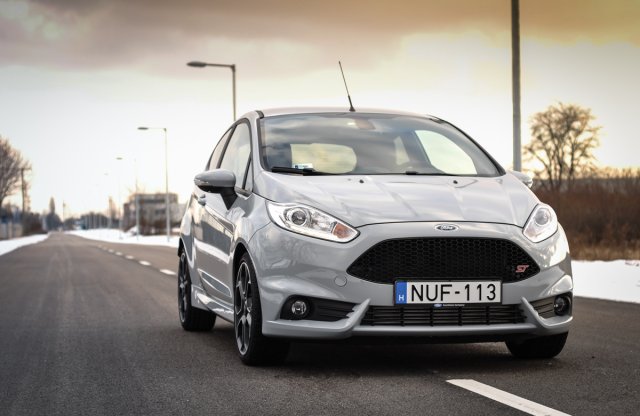 Minek ide sperr? – Ford Fiesta ST200 teszt