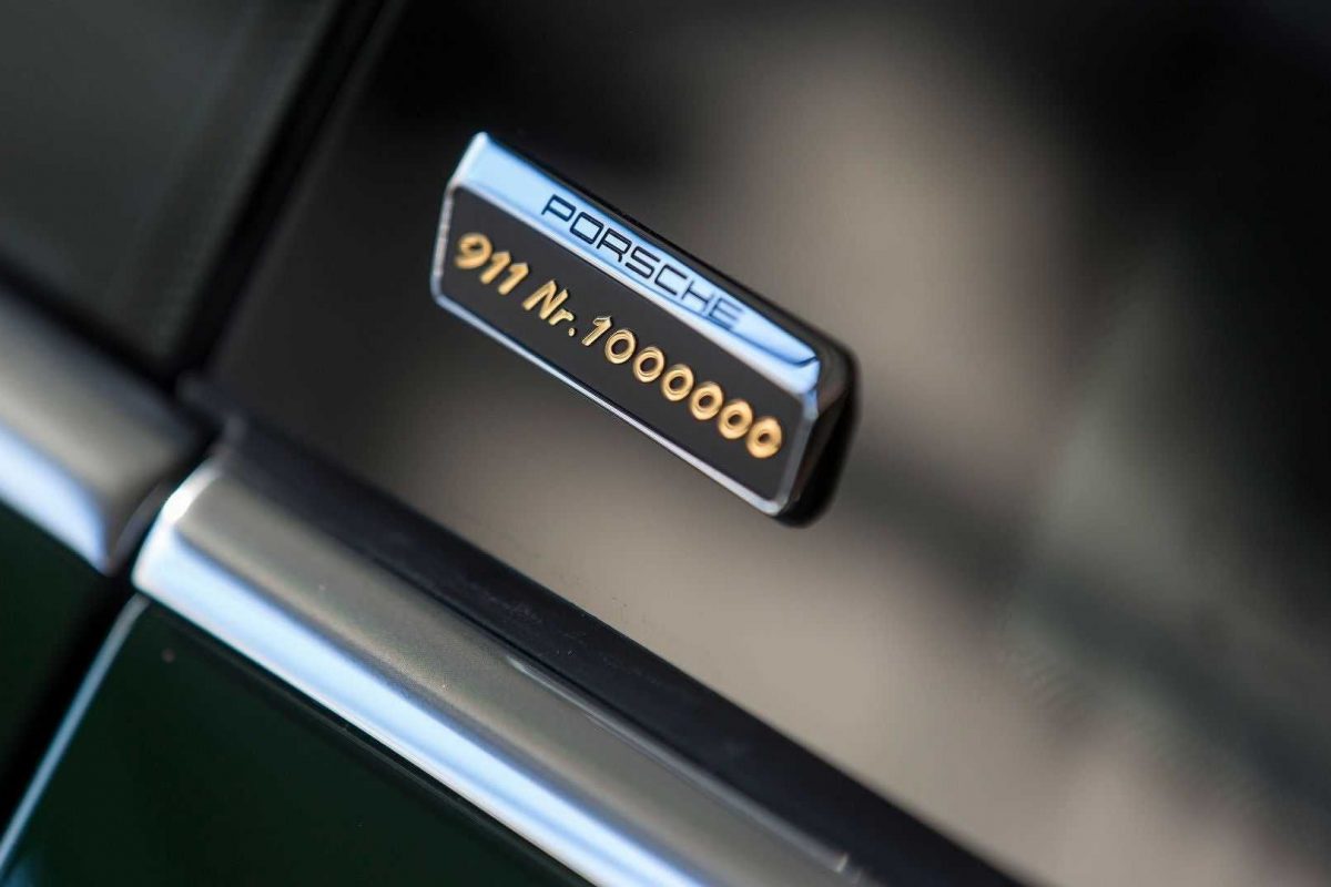 PORSCHE 911